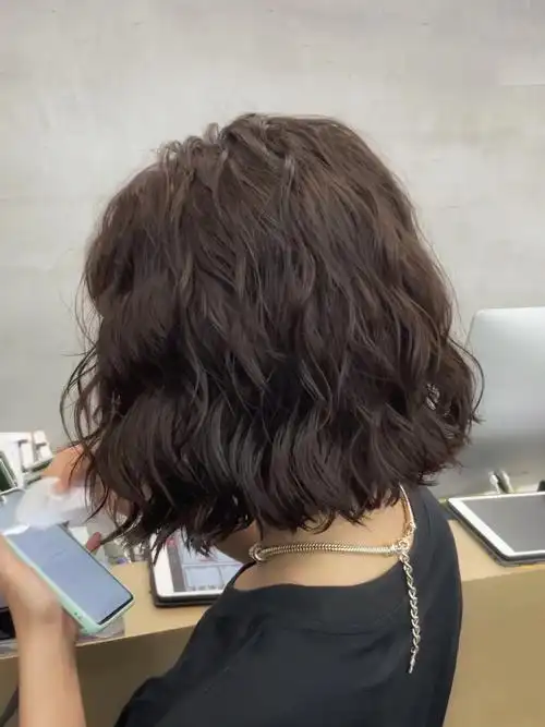 女生短发卷发发型合集,法式烫发蓬松蛋卷头.  短发蛋卷头放心