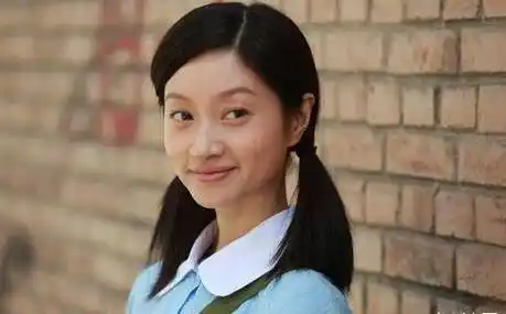 也不得不让人惋惜,不过或许对于沈佳妮来说,有舍就有得,她如今感情