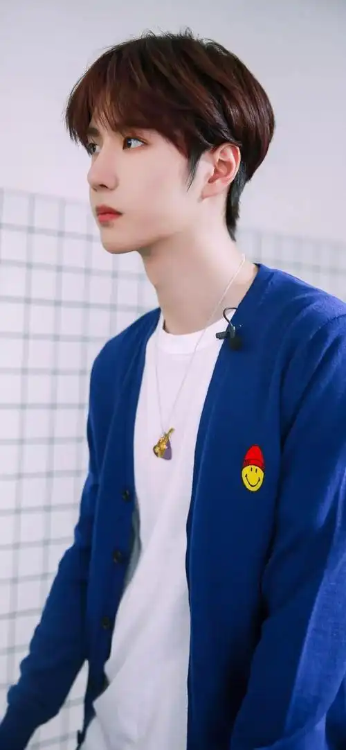 王一博的奶膘走出国门