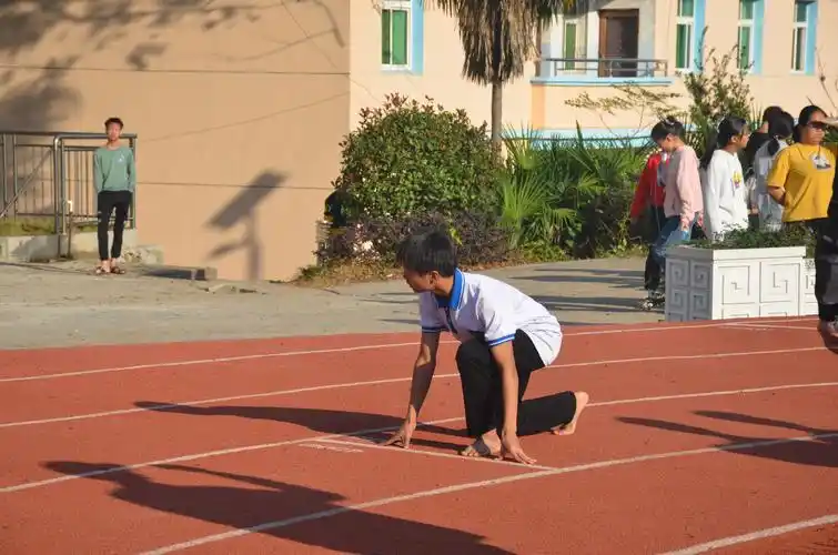 快乐成长 运动相伴——沙坪中学第三十一届秋季运动会