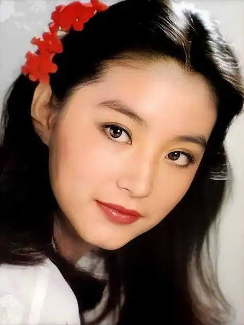 有一种美叫林青霞,年轻时和年老时风格差距虽大,却是不同的美_美貌