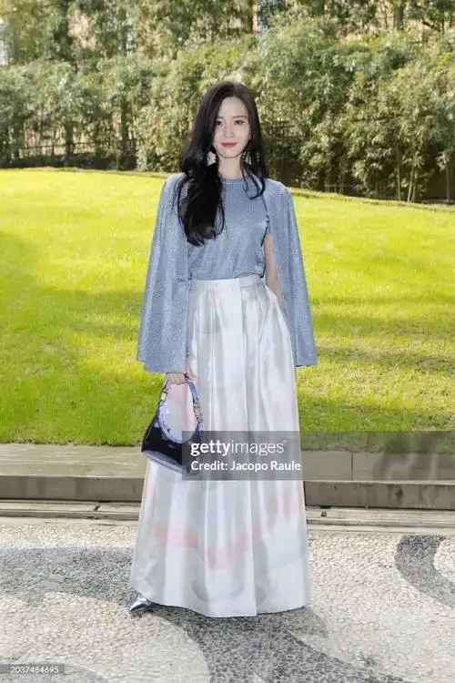 米兰时装周##刘诗诗高腰裙##刘诗诗米兰时装周