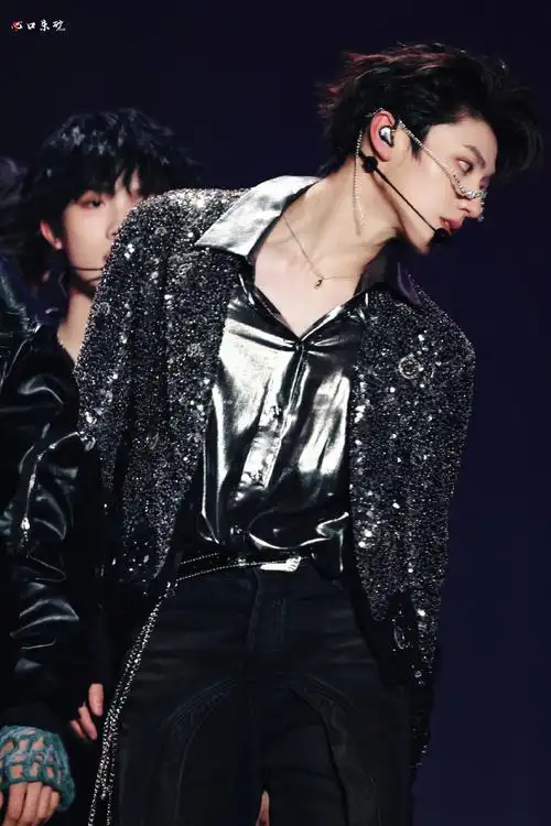 朱志鑫 baggy jeans 混剪##tf家族新年音乐会##朱志鑫直拍##街舞少