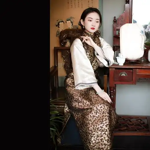 白秀珠丨春秋冬款中式复古民国风假两件年轻日常倒大袖改良长旗袍