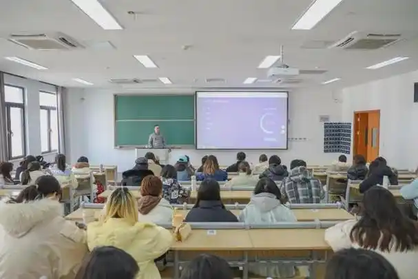 直击!杭州师范大学开学上课的第一天:元气满满!