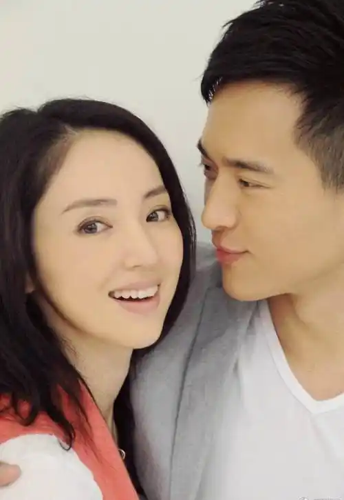 高云翔2年的 性侵案 无罪释放 妻子董璇和4岁女儿过得怎么样了