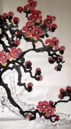 多年执着地学习,研究画木棉花,早年学陈子毅,近年拜关山月大师的学生