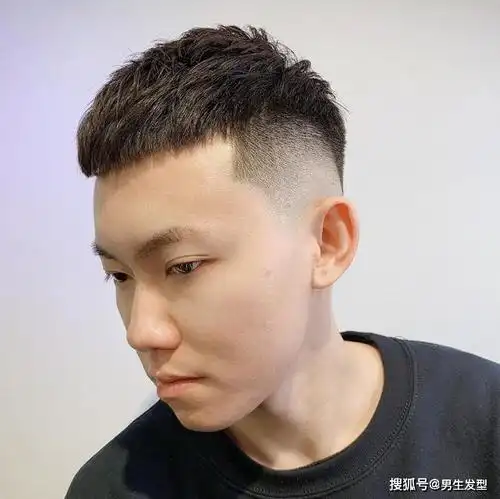 男士"两边剪短"发型很帅气,剪完清爽干净,别再嫌弃了_头发