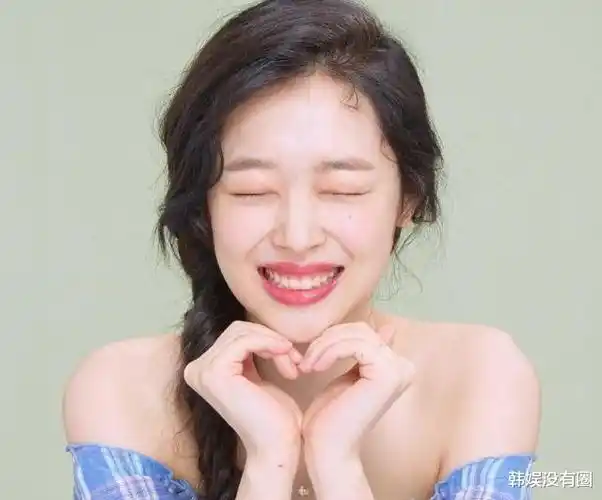 永远25岁!崔雪莉官方sns晒"旧照",粉丝:生日快乐