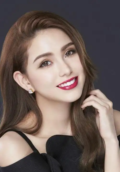 周杰伦昆凌在日本度假!周董看上去瘦了不少,还是有点小帅的