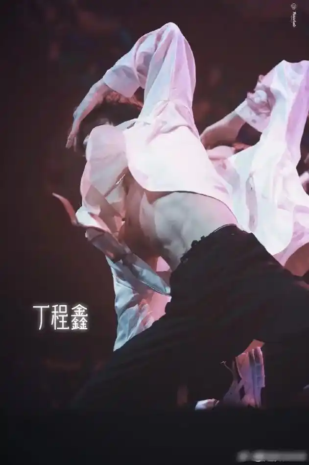 马嘉祺丁程鑫刘耀文宋亚轩对比图 - 抖音