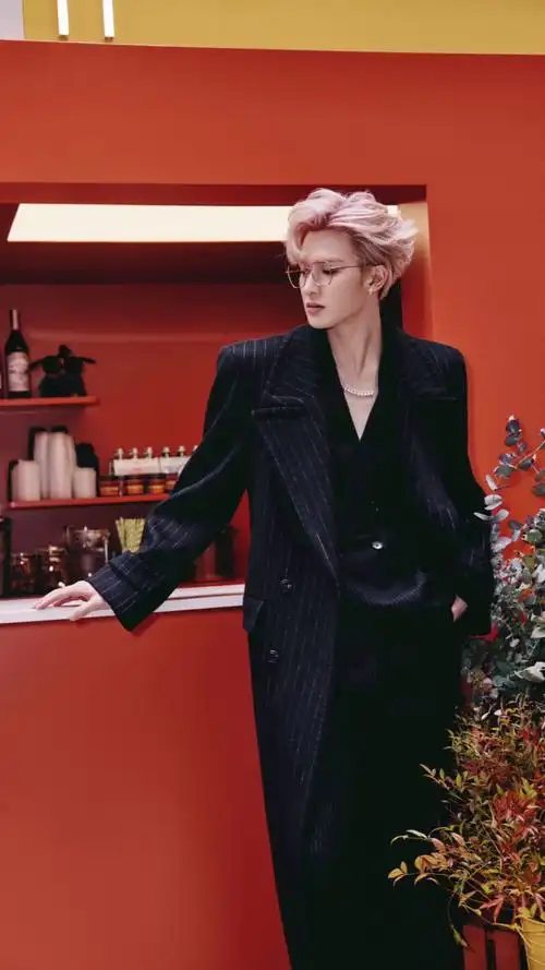 朱正廷 粉发帅的很轻松!