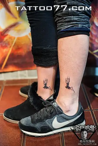 情侣脚踝鹿刺青图案作品