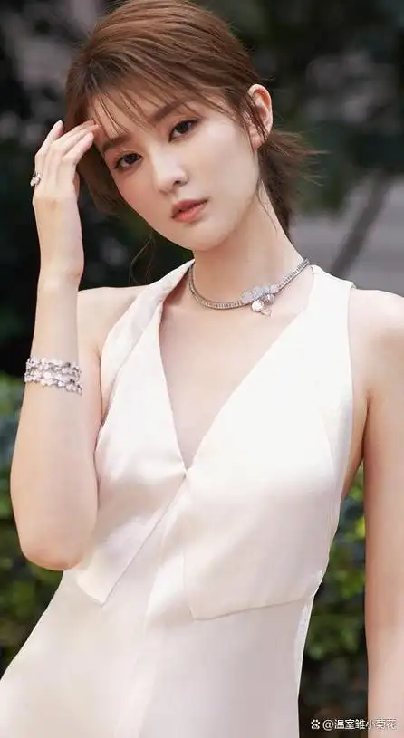 29岁的年轻美女乔欣,美的让人难忘