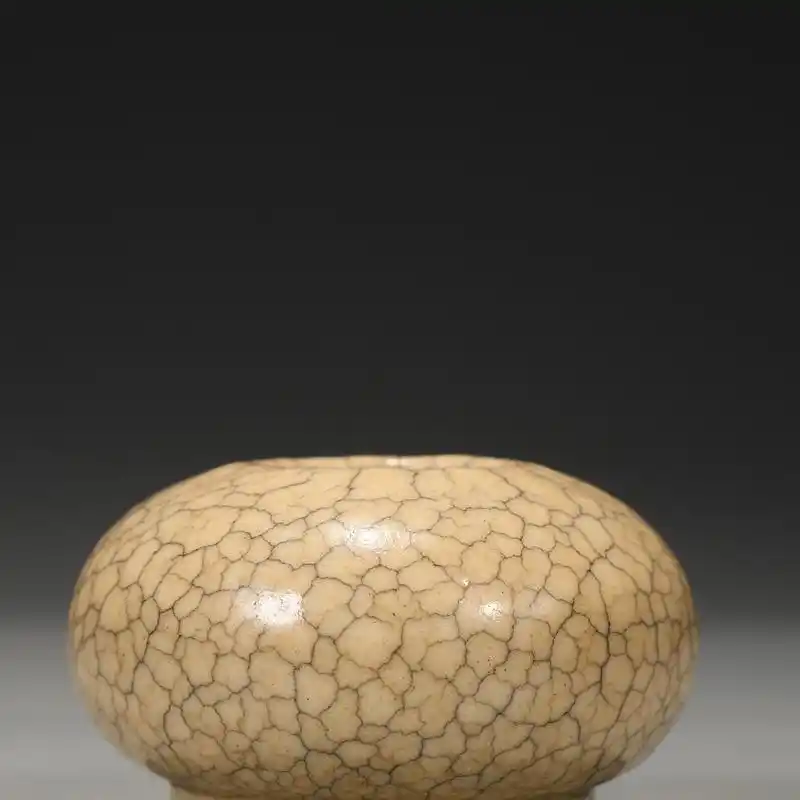 旧藏 北宋 哥窑米黄釉洗"景仁宫" 尺寸:高5.5公分 直径8.5公分