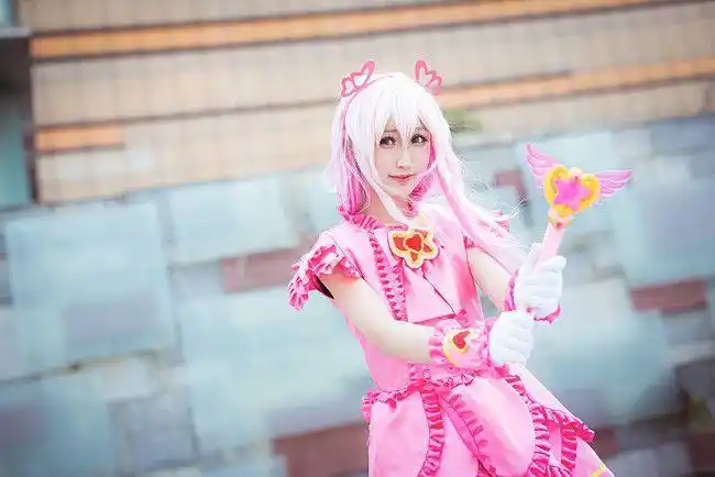 巴啦啦小魔仙 cos 凌美雪