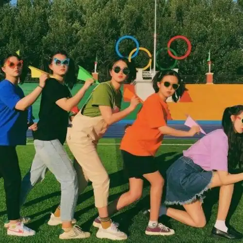 多人女生青春友谊头像很适合做群头像图片