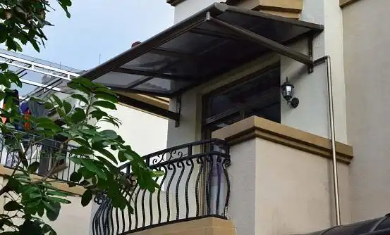 新买的房子为什么要换雨棚?看完你就了解了_玻璃