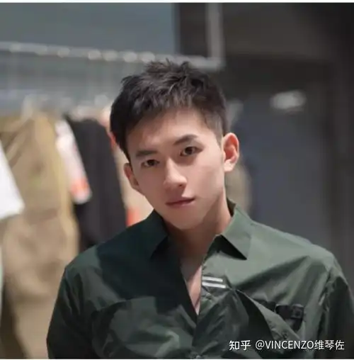 不同脸型怎么搭配适合好看的发型,男生发型推荐指南