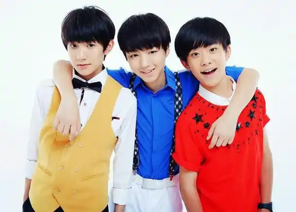 tfboys出道五周年,三小只同框揭蜡像,网友:帅炸了!