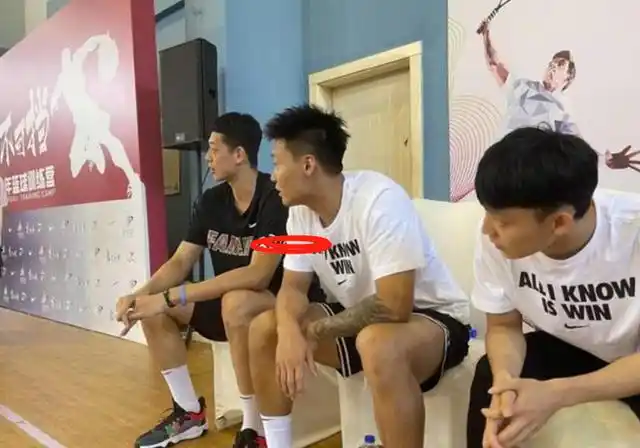 "拉菲"对抗!易建联上场7分钟砍全场第2高分,沈梓捷一数据亮了