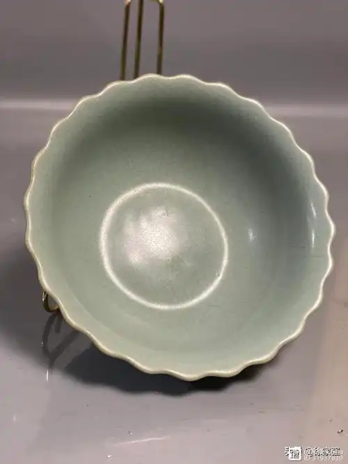 北宋汝窑花口碗:北宋官汝窑精品鉴赏,大开门的汝窑才有玩头!