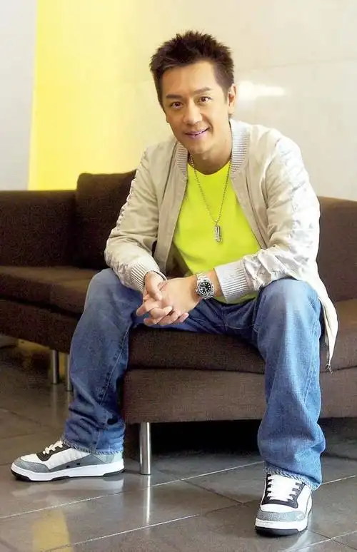 陈浩民坦白整容,称定期做医美,果然实力男明星也过不了颜值关