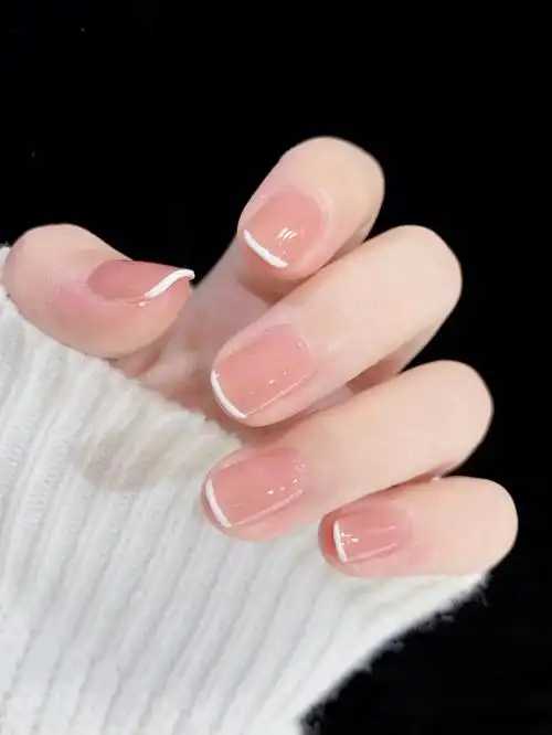 裸色法式美甲这也太温柔了吧