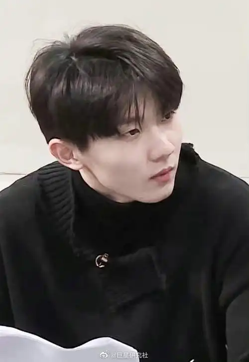 新的一周和马嘉祺的笑容一样元气满满吧!妈粉女友粉自由切换.