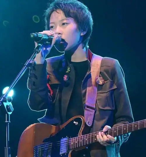 回顾窦靖童身为王菲和窦唯的女儿叛逆是我的倔强