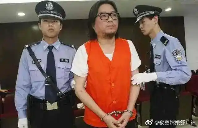 高晓松,爷爷高景德,曾任清华大学校长,中国科学院院士;外公张维,深圳