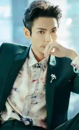 当红小生罗云熙写真:阳光帅气的小哥哥