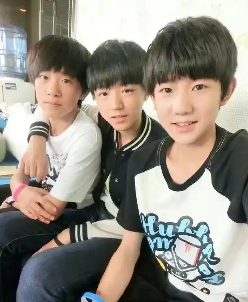 网传tfboys十周年演唱会马上就要来临了三小只都已经能独当一面,成为