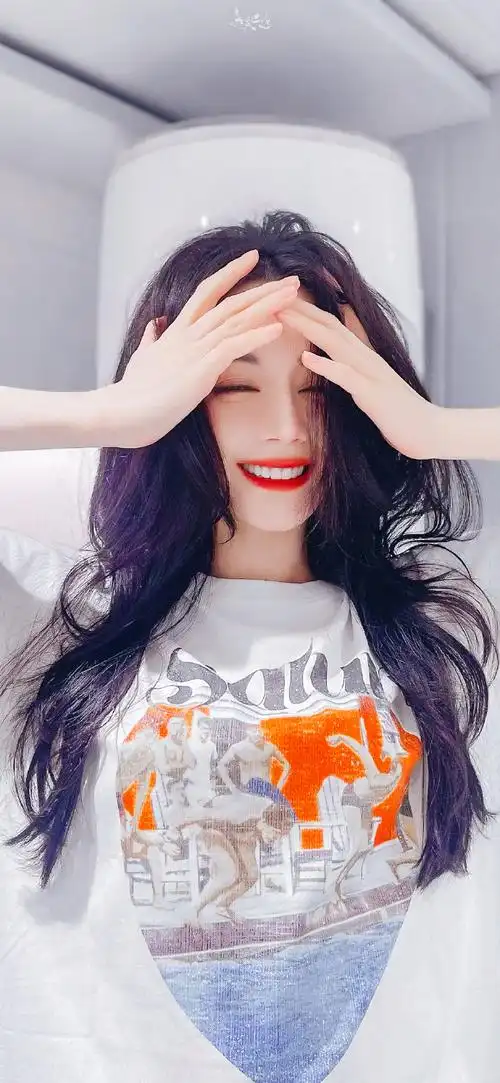 迪丽热巴清爽白t##你直接报迪丽热巴身份证得了