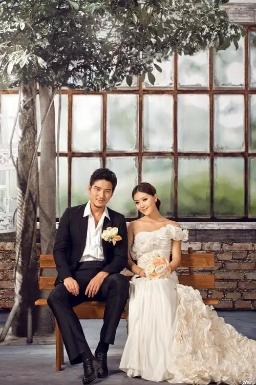 郑州巴黎经典婚纱摄影_爱情故事_相册详情_婚纱照样片