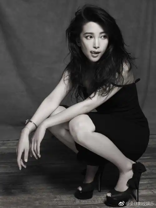 全球影视娱乐##李冰冰#和她的一字带高跟凉鞋