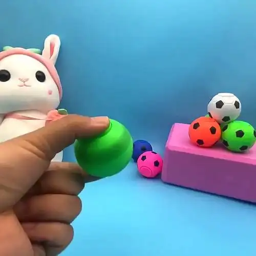 5cm新款足球指尖手指3cm陀螺发泄减压玩具礼品儿童玩具奖品热卖