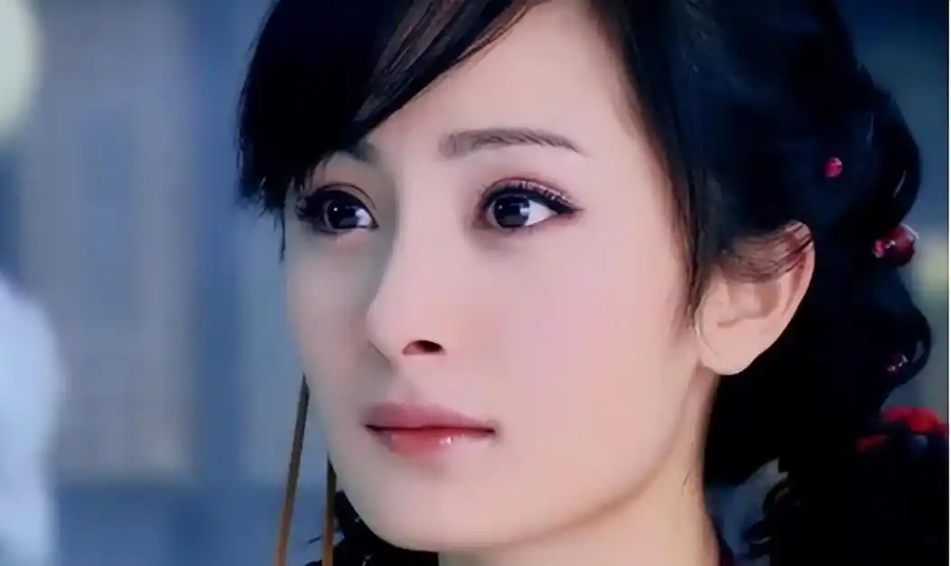 《仙剑三》:杨幂意外参演一炮而红,导演"三顾茅庐"请霍建华