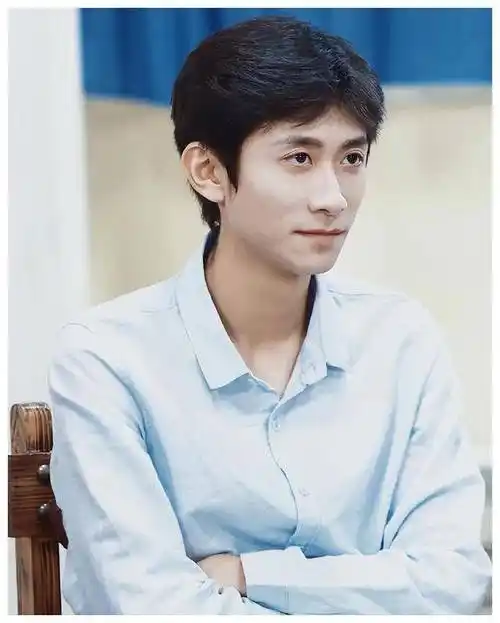 原创张一山片酬锐减无戏可拍背后真相揭秘