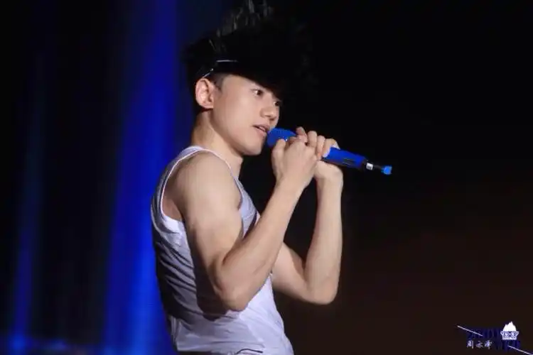 张杰(这图不收对不起自己 - 堆糖,美图壁纸兴趣社区