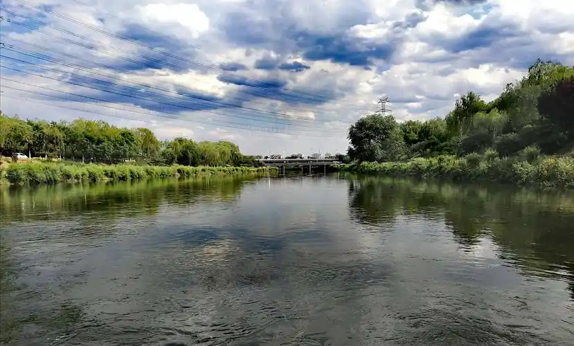 纳凉休闲凉水河畔2020年春夏