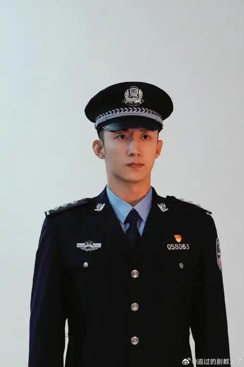 黄景瑜制服角色团建##黄景瑜两个角色打起来了