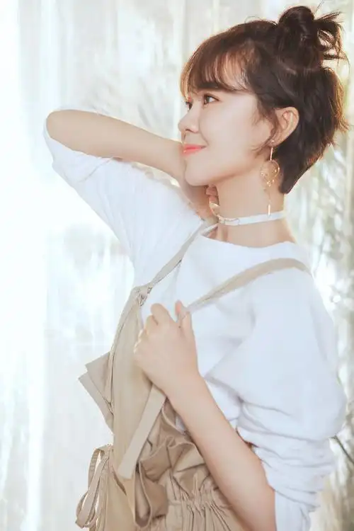 今午影像丨郁可唯音乐让灵魂有了重量