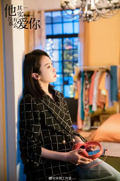 宋茜超话#宋茜他其实没有那么爱你#感情里出现问题就像长了智齿,不管
