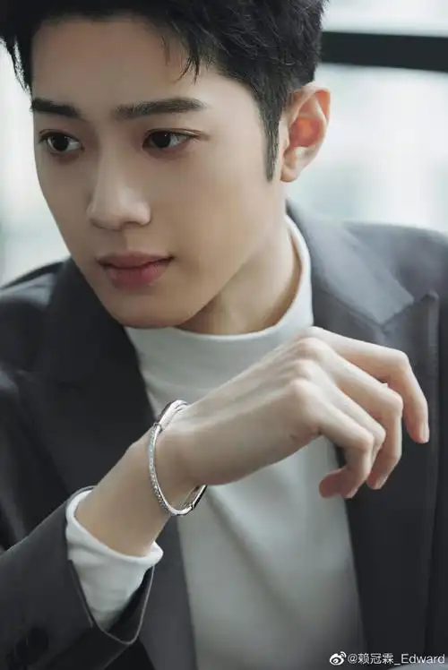 g07nie news##肖战赖冠霖热聊#近期赖冠霖超话活动照大家pick哪个呢