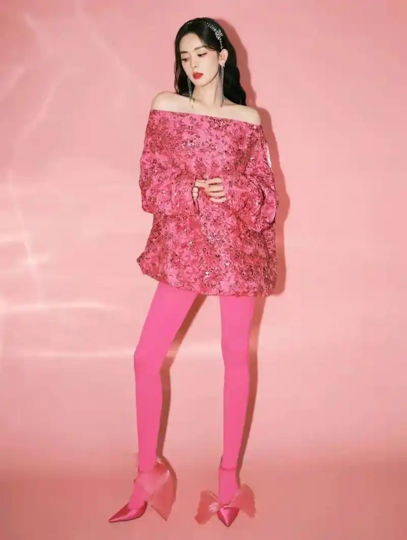 娱乐圈的美腿女星:关晓彤 古力娜扎 唐嫣 孙怡 杨幂