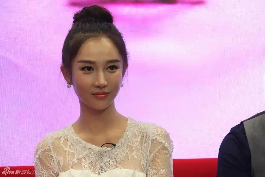 组图:俞灏明潘时七亮相《把爱带回家》首播礼_高清图集_新浪网