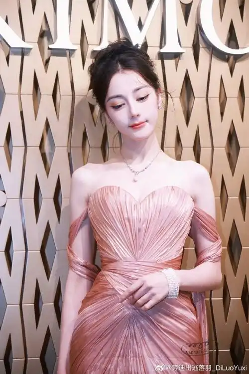 迪丽热巴宋威龙合照##迪丽热巴邓妍##迪丽热巴##迪丽热巴邓