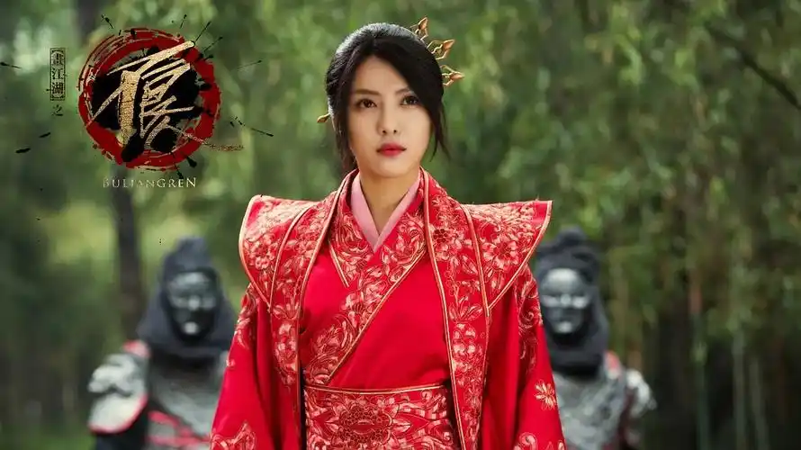 旧版人物美丽,姬如雪的饰演者蔡文静在《匆匆那年》,《柒个我》被观众