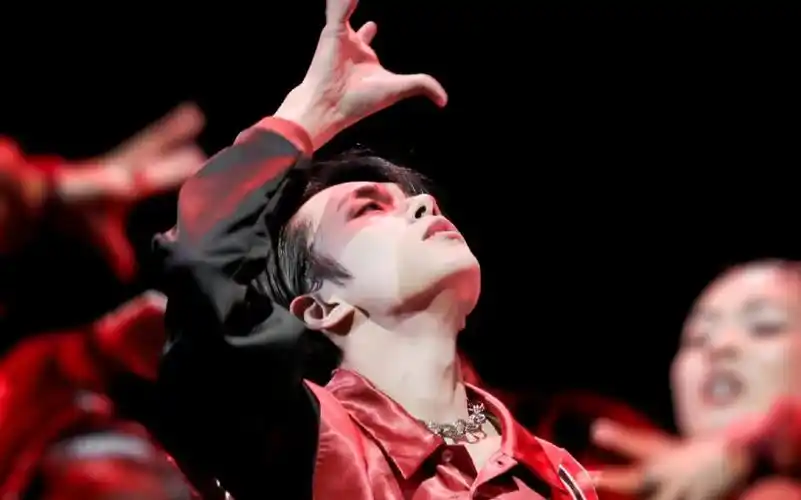 【易烊千玺舞蹈玊尔演唱会】"我的夜空本星河长明 遇见你后寥若晨星 "